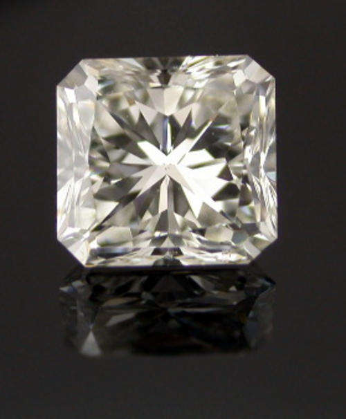WOW!!! 0.57ct RADIANT CUT SPARKLING ENGAGEMENT DIAMOND!!
