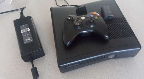 Xbox 360 Console with control Faulty