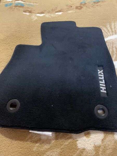 Toyota Hilux Original Mats