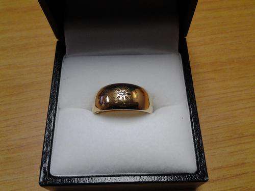 Solid 9ct Gold ring