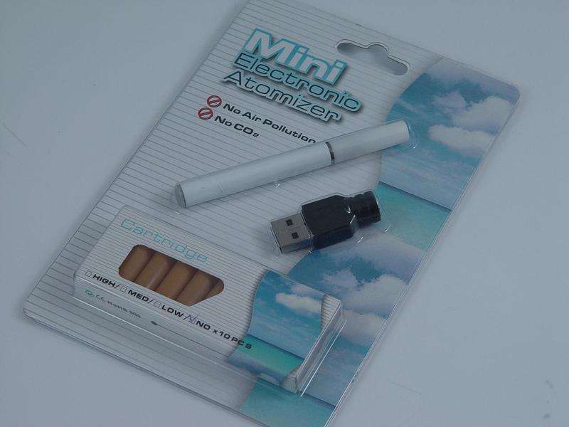 E CIGARETTE  HEALTHIER  ALTERNATIVE TO SMOKING ( STARTER KIT)