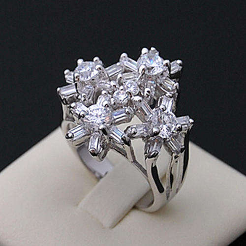 Diamond Ring in 925 Sterling Silver