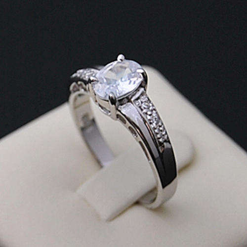 Diamond Ring in 925 Sterling Silver
