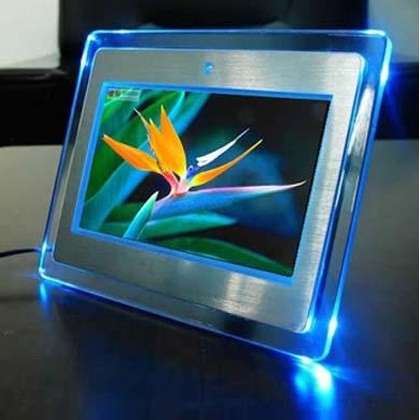 7 INCH DIGITAL PICTURE FRAME / MULTI FUNCTION / JPEG,MP3, Speakers - REMOTE CONTROL
