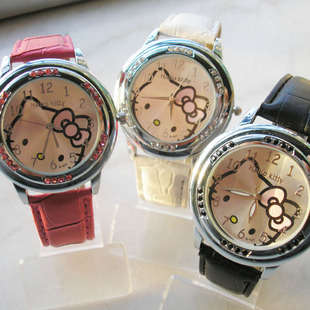1X HELLO KITTY WATCH INCLUDING BOX