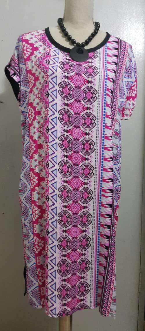 SHIFT DRESS size 40-42 / PINK TRIBAL PRINT / two tone contrast dress for figure slimming effect