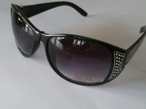 SUNGLASSES - UV 400 PROTECTION (blocks up to 100% UVA & UVB rays) - side diamante detail