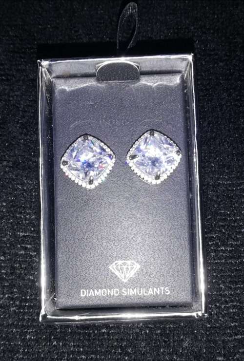 Diamond Simulants - LOVISA earrings (extra large diamond simulant studs) - Glamour