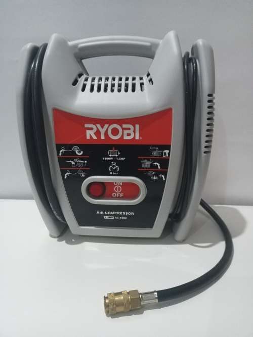 RYOBI Air Compressor with additional accessories/fittings - almost new condition