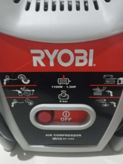 RYOBI Air Compressor with additional accessories/fittings - almost new condition