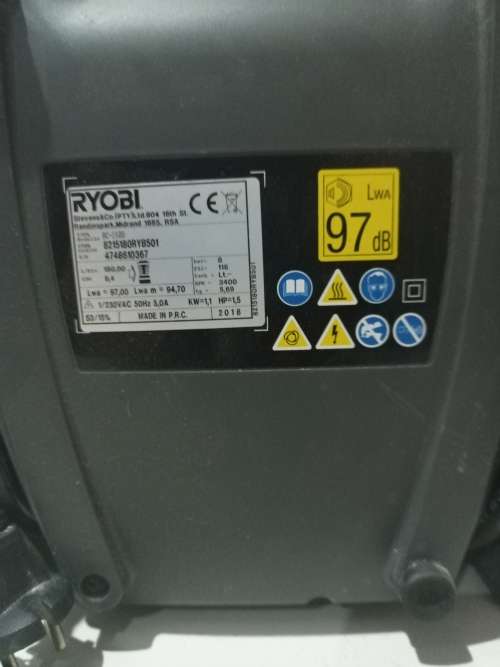 RYOBI Air Compressor with additional accessories/fittings - almost new condition