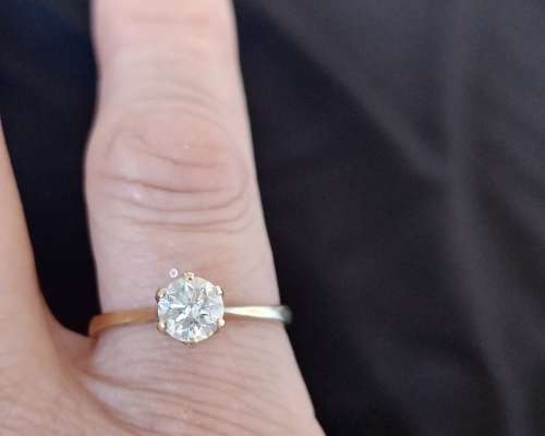 Solitare Diamond Ring 0.75 carrot diamond with Gold Band