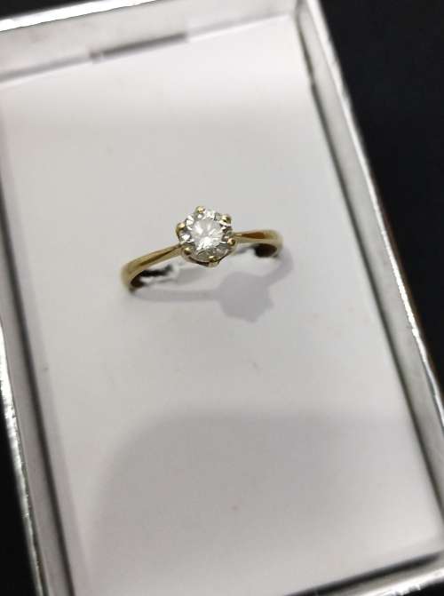 Solitare Diamond Ring 0.75 carrot diamond with Gold Band