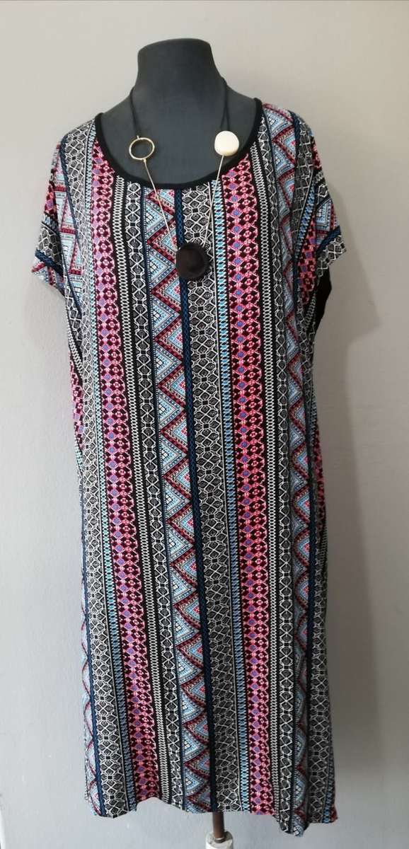 Shift Dress by VANILLA LEE / Size: (L) large / Ladies 38 - 40