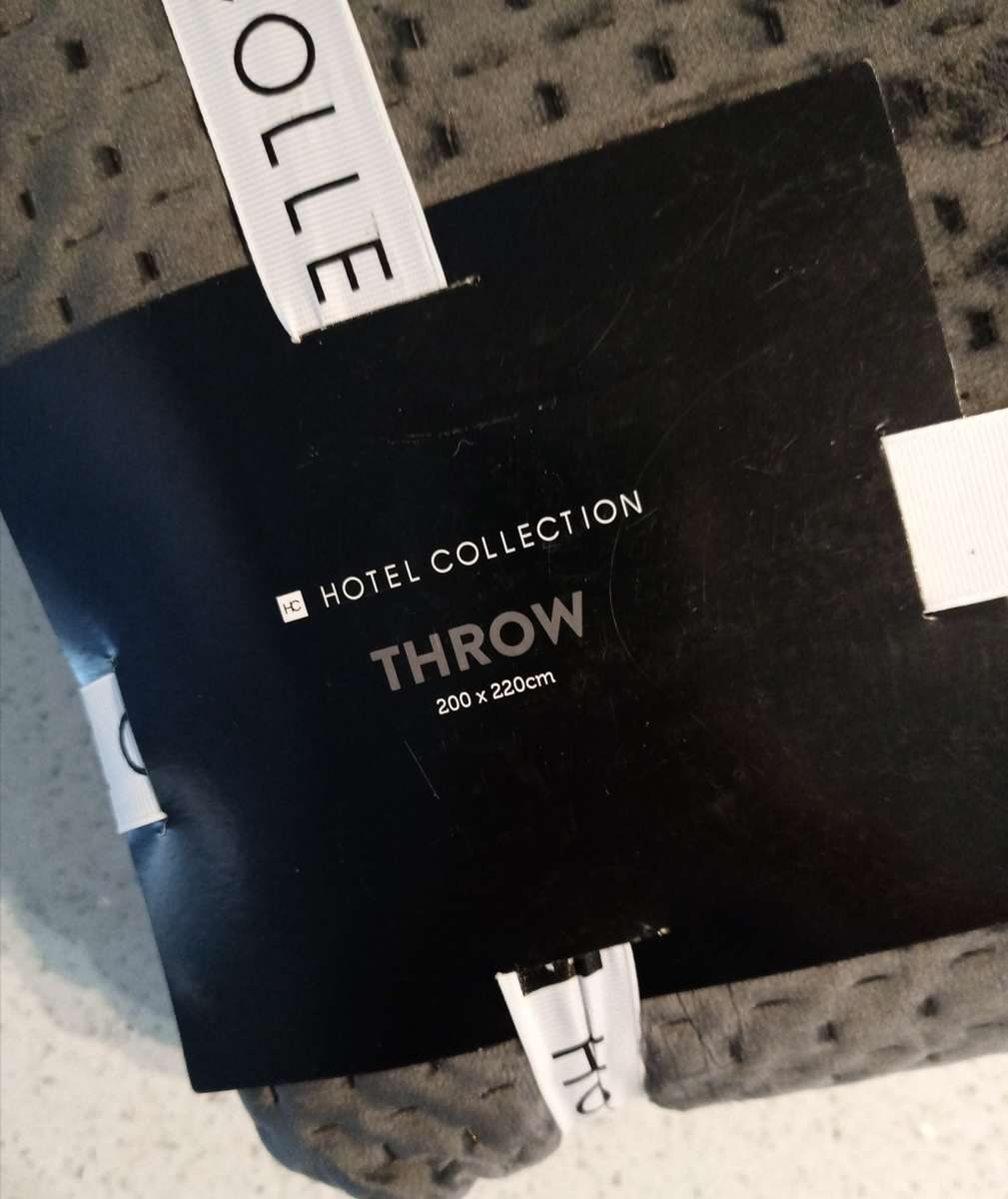 Bed Quilt from BORDMANS - ultra Luxurious & large size