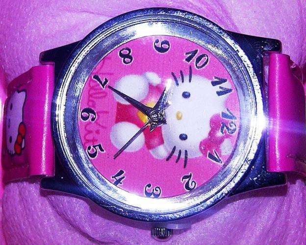 HELLO KITTY WATCH (VALUE R149.95)