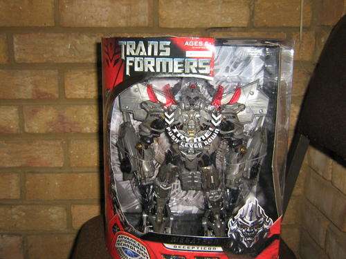 Leader class Megatron. Mint in box. Great figure.