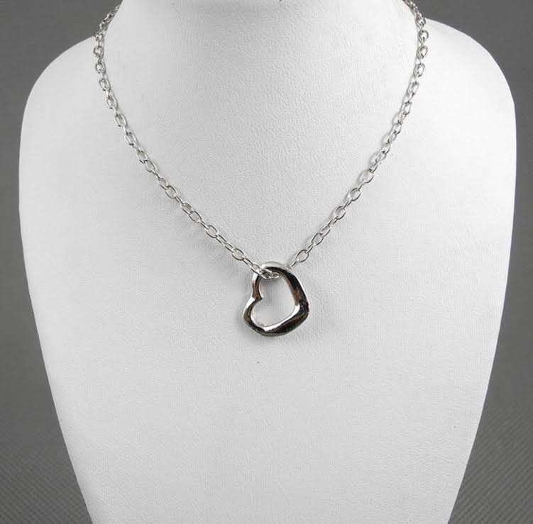 Fashionable Silver Heart Pendant on Chain