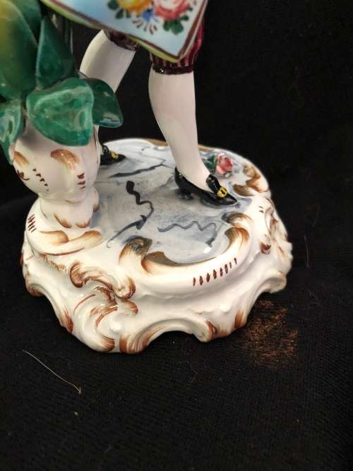 Victorian style figurine(PORC360) Italy