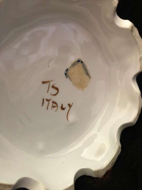 Victorian style figurine(PORC360) Italy