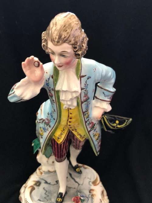 Victorian style figurine(PORC360) Italy