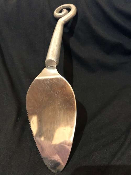 Cake lift Carrol Boyes style(CUT414)