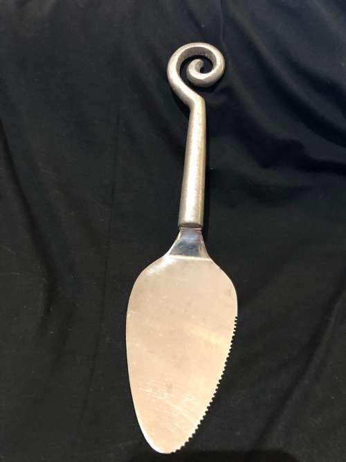 Cake lift Carrol Boyes style(CUT414)