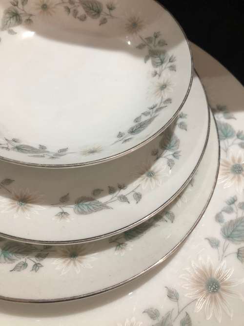 Noritake Welles dinner service