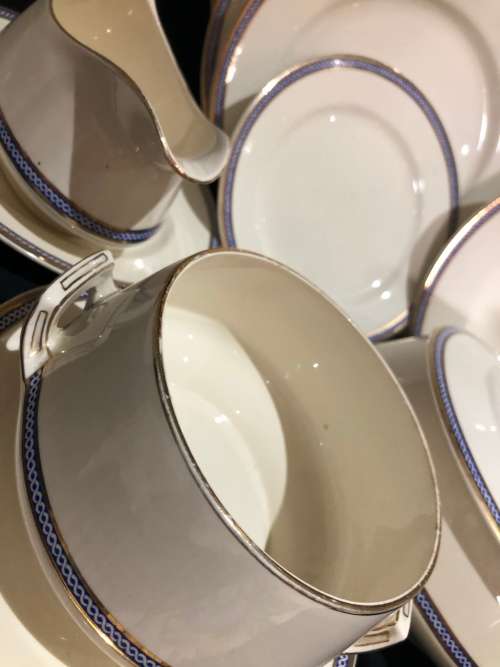 Crescent Ivory England dinner service(PORC968)