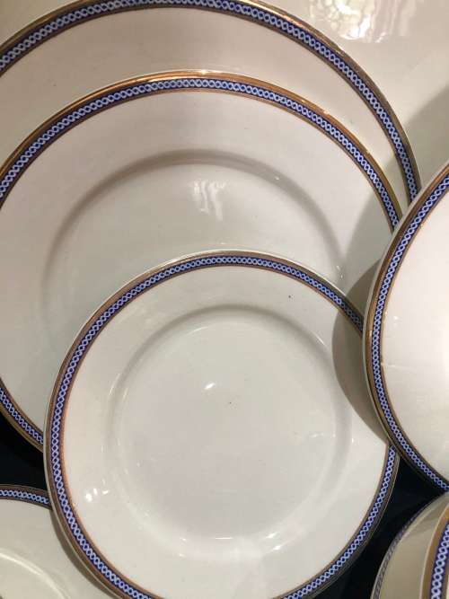 Crescent Ivory England dinner service(PORC968)