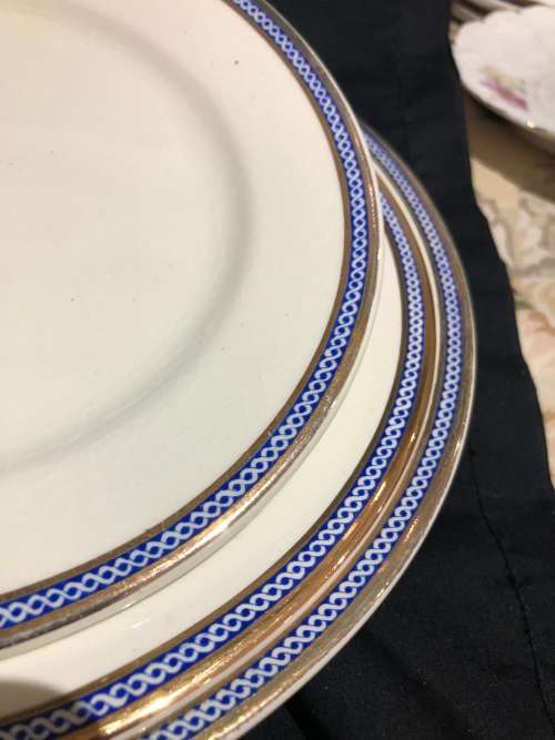 Crescent Ivory England dinner service(PORC968)