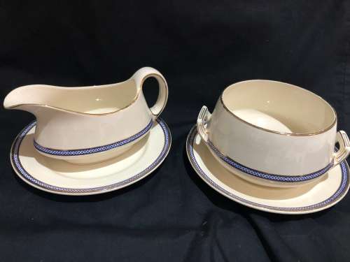 Crescent Ivory England dinner service(PORC968)