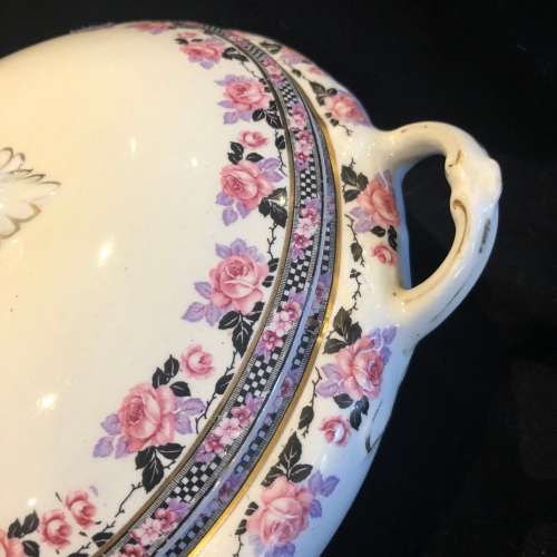 Graftonware lidded tureen