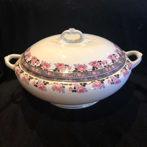Graftonware lidded tureen