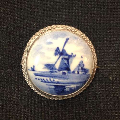 Delft sterling silver brooch