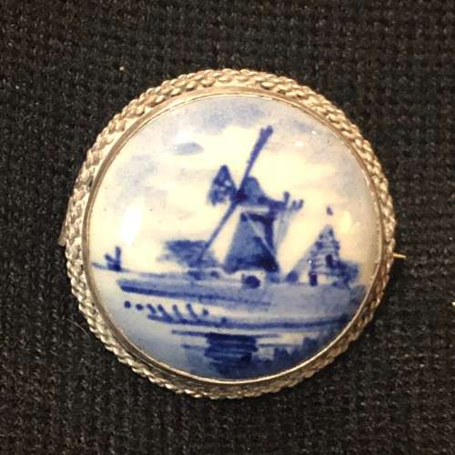 Delft sterling silver brooch