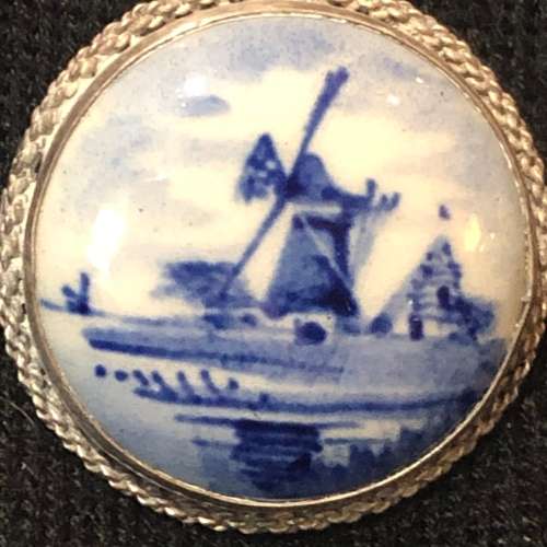Delft sterling silver brooch