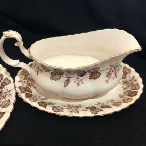 Royal Albert Linden Lea dinner service