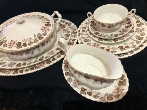 Royal Albert Linden Lea dinner service