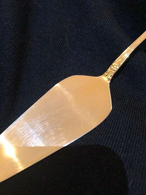 Eetrite gold plated cake lift(CUT1500)