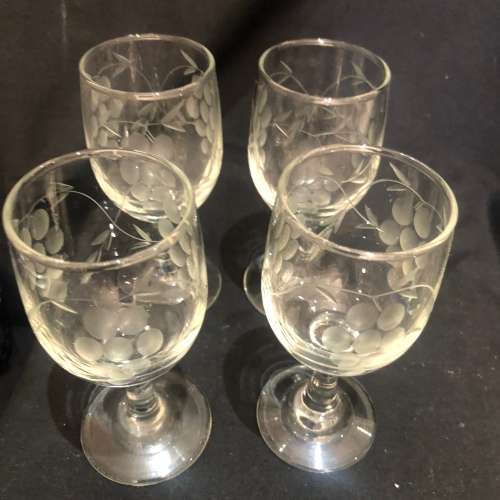 Glasses Grape etched glasses set of 4