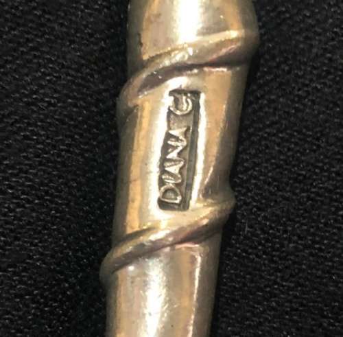 Diana Carmichael pickle fork(C)