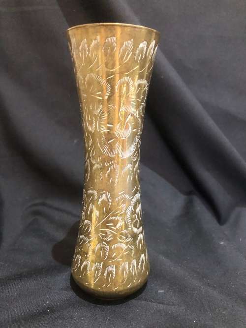 vase brass