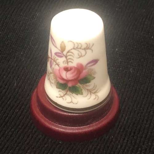 Thimble Royal Albert Lavender Rose