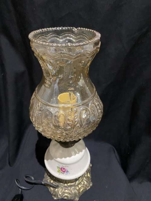 Lamp porcelain/brass vintage