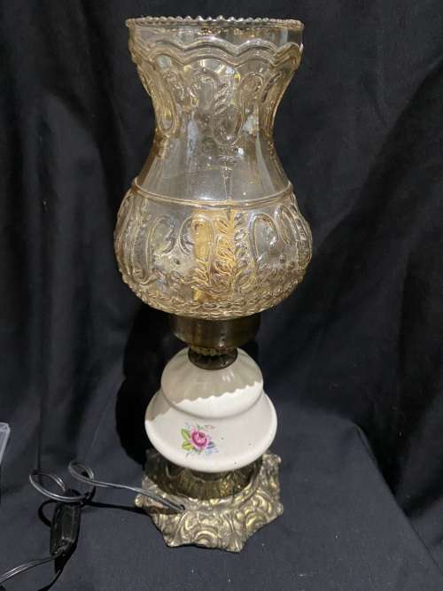 Lamp porcelain/brass vintage