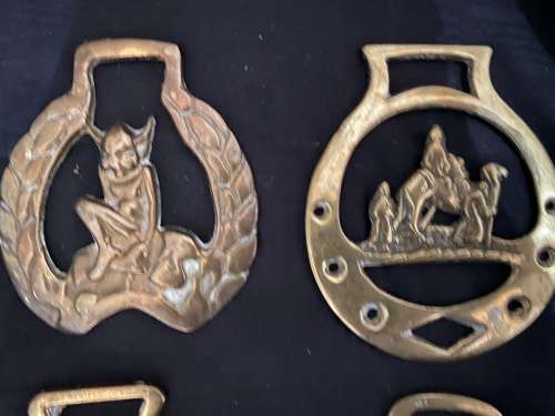 Brasses set x4