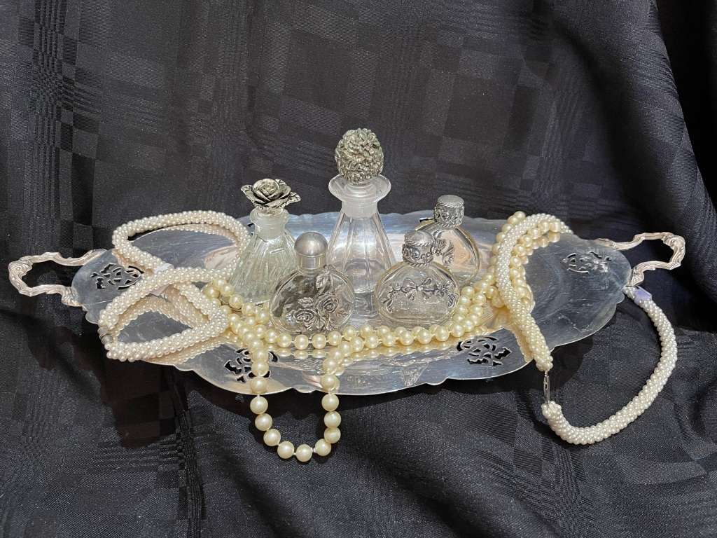 Tray display silver plated