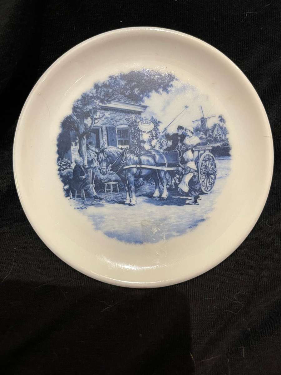 Plate Delft hand painted small