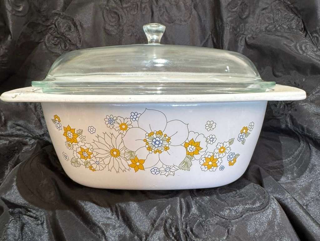 Oven dish Corningware